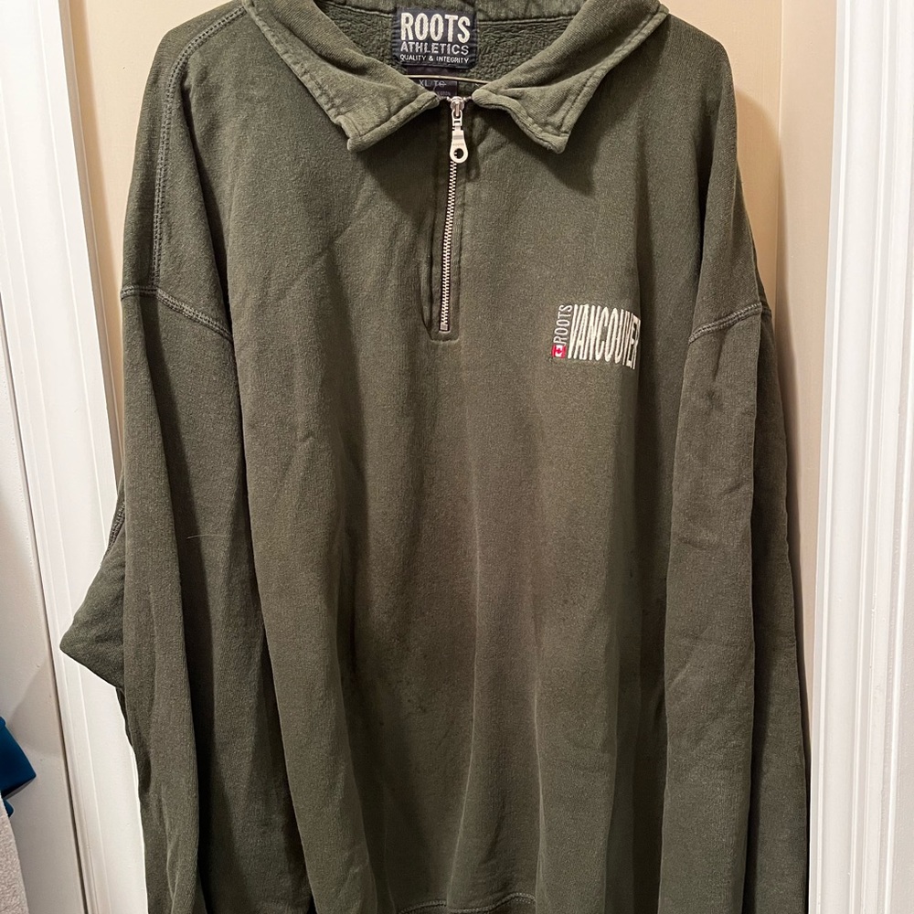 Roots Athletics Size XL